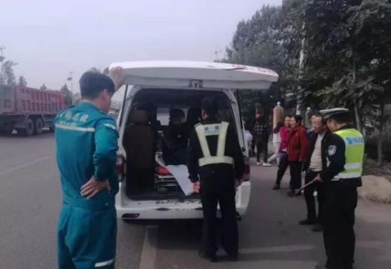 禹州交警上演一场警民联手生死营救 禹州交警上演一场警民联手生死营救