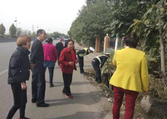 禹州交警上演一场警民联手生死营救 禹州交警上演一场警民联手生死营救