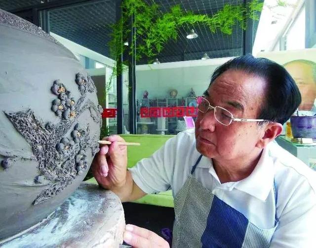 老骥伏枥 志在钧艺——记河南禹州赵学仁 老骥伏枥 志在钧艺——记河南禹州赵学仁
