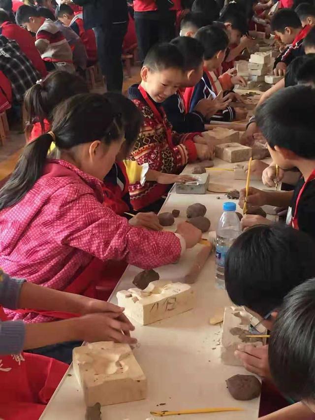 禹州神垕古镇景区再次迎来千人研学团队 禹州神垕古镇景区再次迎来千人研学团队