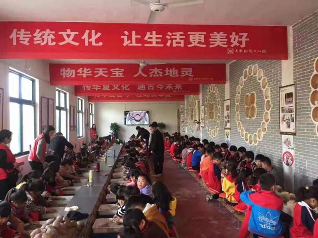 禹州神垕古镇景区再次迎来千人研学团队 禹州神垕古镇景区再次迎来千人研学团队