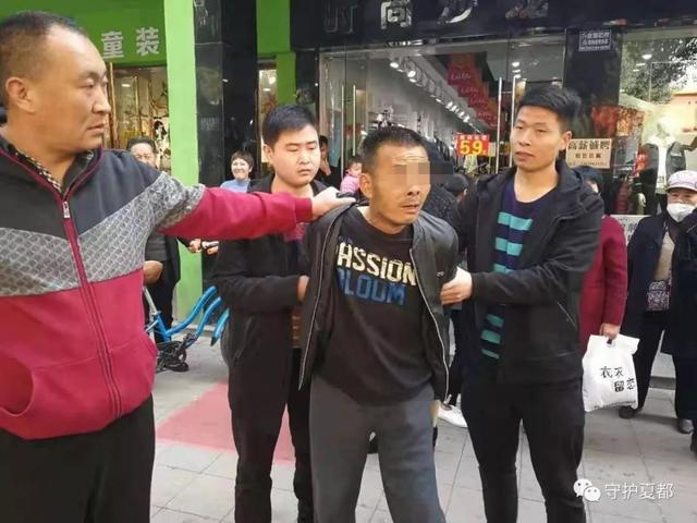 上午9时许!禹州公安民警抓获碰瓷敲诈勒索嫌疑犯 上午9时许!禹州公安民警抓获碰瓷敲诈勒索嫌疑犯