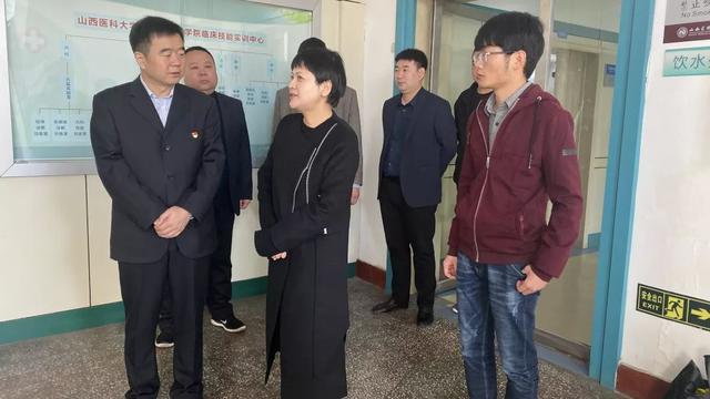 驱车往返两千多里 禹州市委宣传部为贫困学子圆大学梦 驱车往返两千多里 禹州市委宣传部为贫困学子圆大学梦