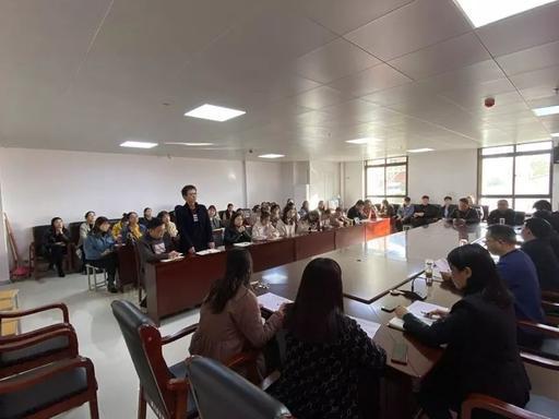 11月13日禹州中专举行新进教师座谈会 11月13日禹州中专举行新进教师座谈会
