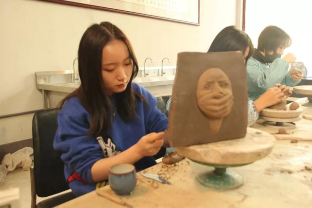 郑州工程技术学院(禹州)实践教学实习基地挂牌仪式如期举行 郑州工程技术学院(禹州)实践教学实习基地挂牌仪式如期举行
