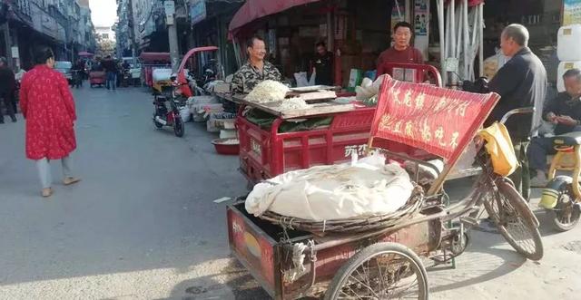 禹州人快看:东环路菜市场要搬迁?接下来还要装修改造!现场实拍.... 禹州人快看:东环路菜市场要搬迁?接下来还要装修改造!现场实拍....