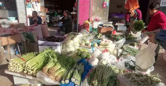 禹州人快看:东环路菜市场要搬迁?接下来还要装修改造!现场实拍.... 禹州人快看:东环路菜市场要搬迁?接下来还要装修改造!现场实拍....