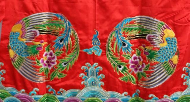 神垕陶瓷用车拉 不如顺店刺绣胳肢夹 神垕陶瓷用车拉 不如顺店刺绣胳肢夹