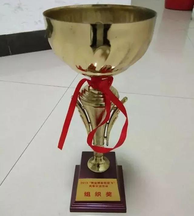 一位与风筝齐“飞”的老人——访禹州市风筝技艺传承人顾文祯 一位与风筝齐“飞”的老人——访禹州市风筝技艺传承人顾文祯