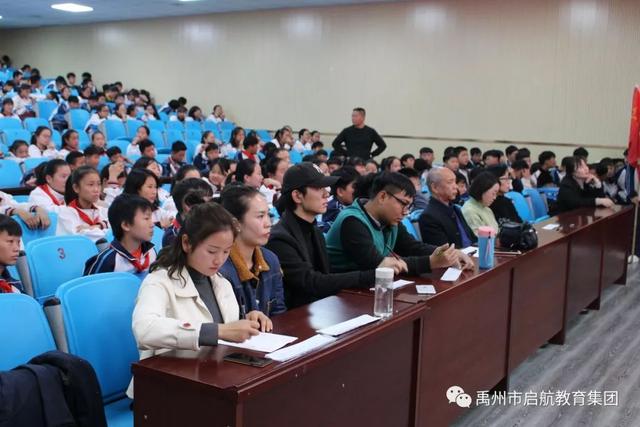 11月13日至14日禹州第一私立中学举行唱响“四支歌”大合唱比赛 11月13日至14日禹州第一私立中学举行唱响“四支歌”大合唱比赛