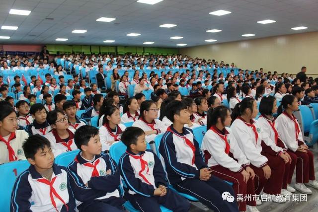 11月13日至14日禹州第一私立中学举行唱响“四支歌”大合唱比赛 11月13日至14日禹州第一私立中学举行唱响“四支歌”大合唱比赛