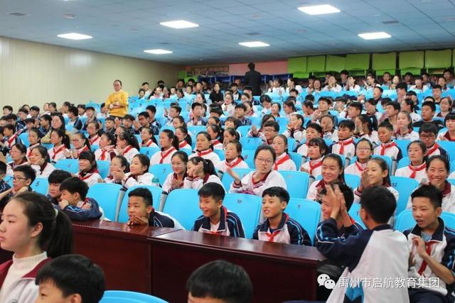 11月13日至14日禹州第一私立中学举行唱响“四支歌”大合唱比赛 11月13日至14日禹州第一私立中学举行唱响“四支歌”大合唱比赛