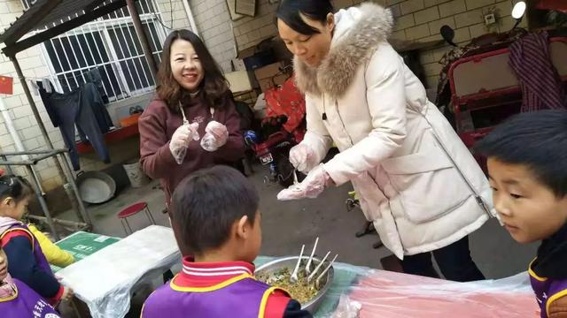禹州新天地幼儿部“百善孝为先,新天地在行动”活动 禹州新天地幼儿部“百善孝为先,新天地在行动”活动
