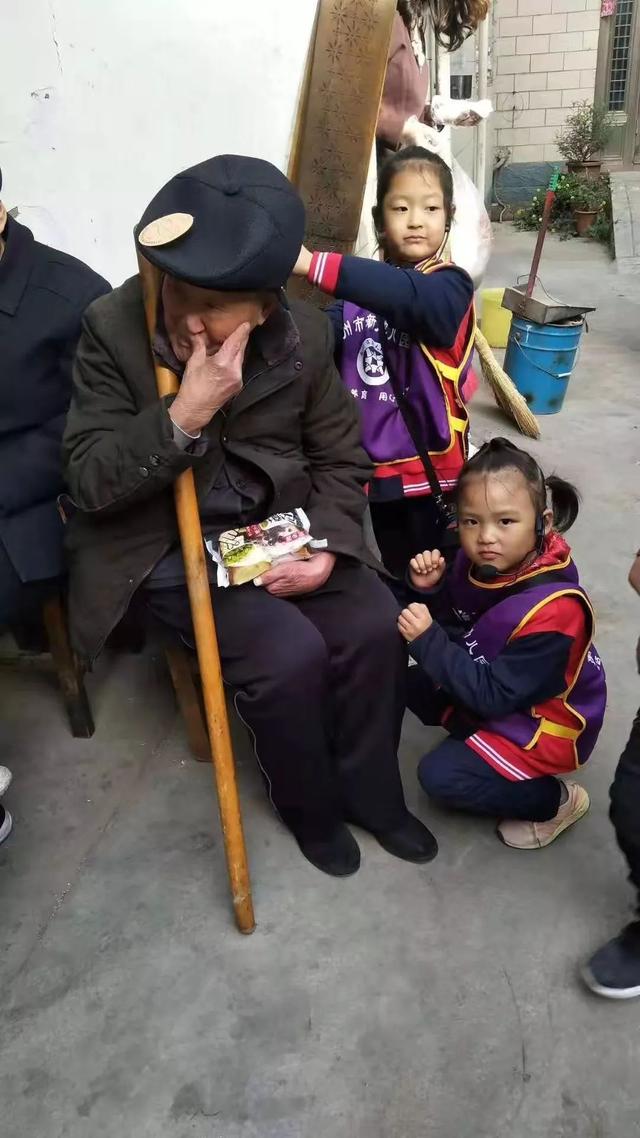 禹州新天地幼儿部“百善孝为先,新天地在行动”活动 禹州新天地幼儿部“百善孝为先,新天地在行动”活动