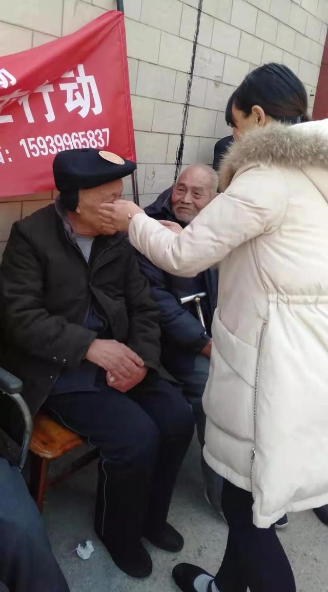 禹州新天地幼儿部“百善孝为先,新天地在行动”活动 禹州新天地幼儿部“百善孝为先,新天地在行动”活动