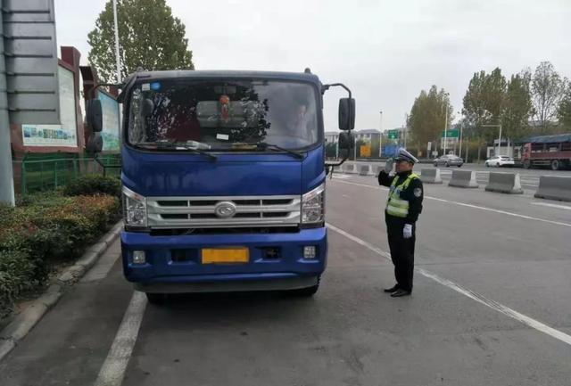 禹州交警雷霆出击整治击货车违法 禹州交警雷霆出击整治击货车违法