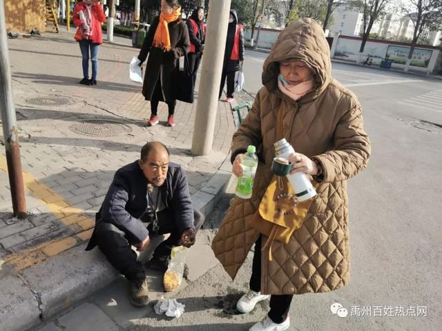 禹州好人还是多啊 昨天街头发生的一幕真是感人 禹州好人还是多啊 昨天街头发生的一幕真是感人