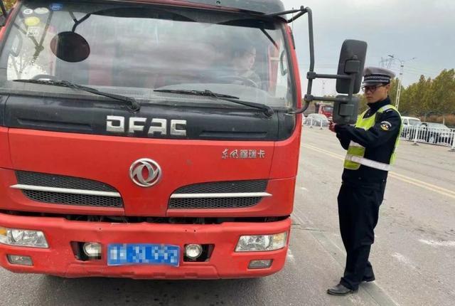 禹州交警雷霆出击整治击货车违法 查处货车超载65起 禹州交警雷霆出击整治击货车违法 查处货车超载65起