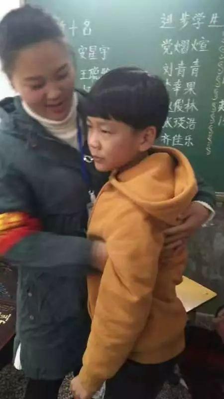 新天地小学家长会 感谢家长对学校的支持认可! 新天地小学家长会 感谢家长对学校的支持认可!