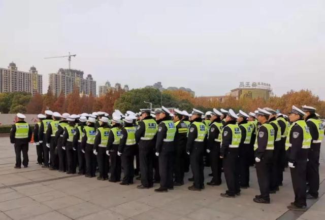 禹州文明出行倡议书 开文明车、行文明路,争做文明禹州人 禹州文明出行倡议书 开文明车、行文明路,争做文明禹州人