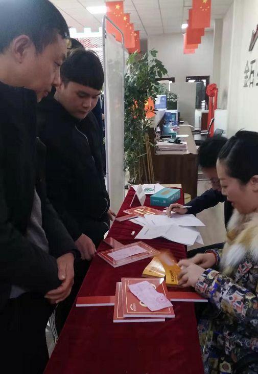 禹州金石星河湾慈善拍卖会圆满落幕!恭喜张先生72.5万抄底河景房! 禹州金石星河湾慈善拍卖会圆满落幕!恭喜张先生72.5万抄底河景房!