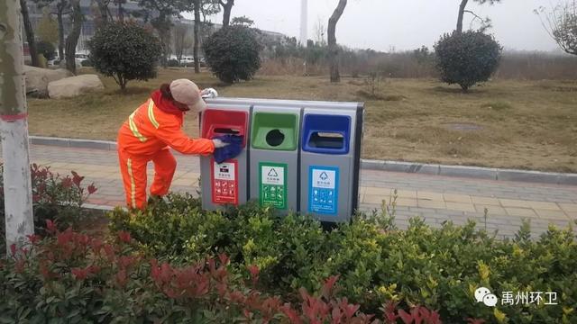 禹州环卫打造靓丽城市环境 助力高铁时代开启 禹州环卫打造靓丽城市环境 助力高铁时代开启