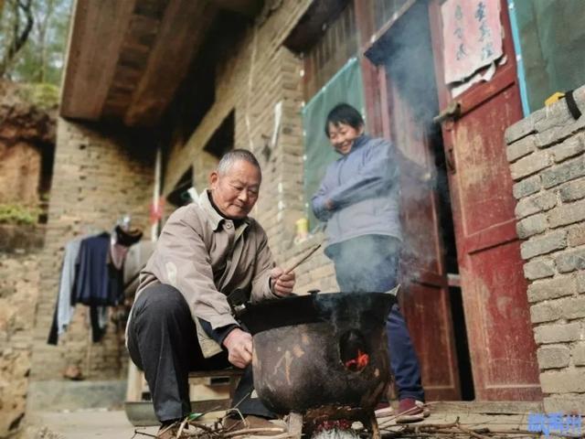 让我们一起守护禹州鸠山镇山区的孩子们 这个寒冬因爱而温暖! 让我们一起守护禹州鸠山镇山区的孩子们 这个寒冬因爱而温暖!
