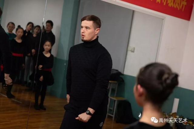 俄罗斯舞蹈老师莅临禹州天天艺术拉丁舞考级 俄罗斯舞蹈老师莅临禹州天天艺术拉丁舞考级