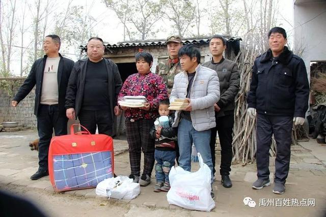11月30日两位外省籍战士来到火龙镇两个村 这里村民沸腾起来..... 11月30日两位外省籍战士来到火龙镇两个村 这里村民沸腾起来.....