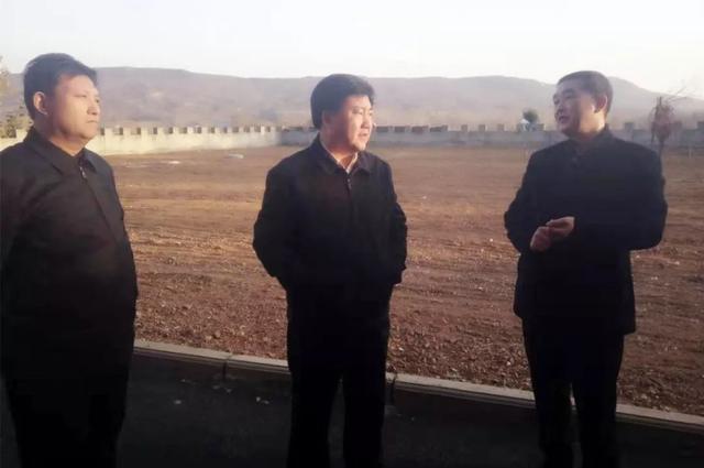禹州市市长范晓东来磨街乡陈庄村实地指导考察 禹州市市长范晓东来磨街乡陈庄村实地指导考察