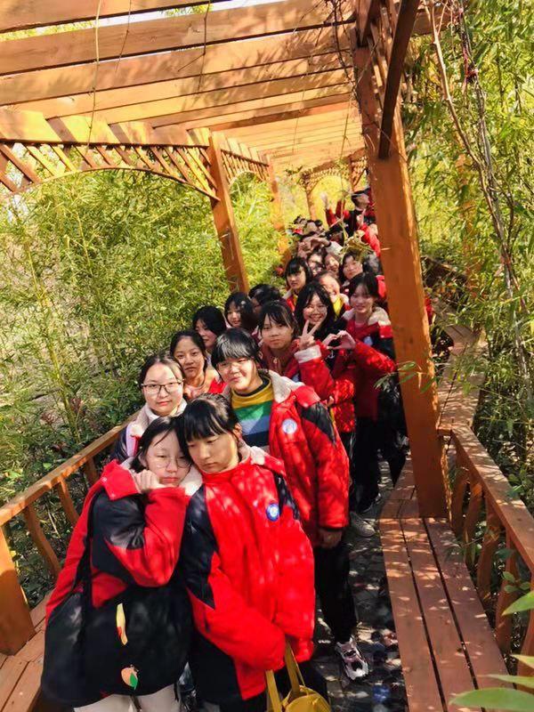 禹州天宝钧窑近日迎来多批大型研学团队! 禹州天宝钧窑近日迎来多批大型研学团队!