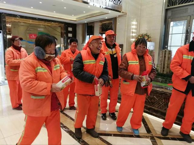 禹州中梁禹州府情系环卫工冬季送温暖 禹州中梁禹州府情系环卫工冬季送温暖