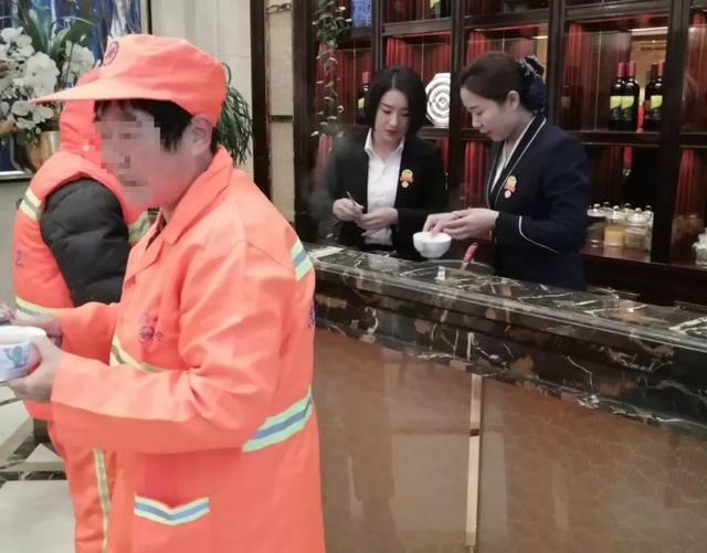 禹州中梁禹州府情系环卫工冬季送温暖 禹州中梁禹州府情系环卫工冬季送温暖