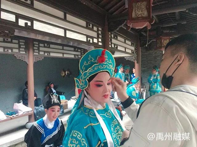 戏曲电影《芝麻官休妻》禹州豫剧团横店杀青归来 戏曲电影《芝麻官休妻》禹州豫剧团横店杀青归来
