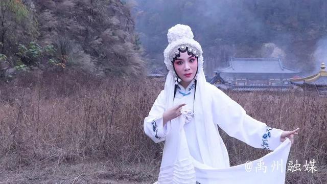 戏曲电影《芝麻官休妻》禹州豫剧团横店杀青归来 戏曲电影《芝麻官休妻》禹州豫剧团横店杀青归来