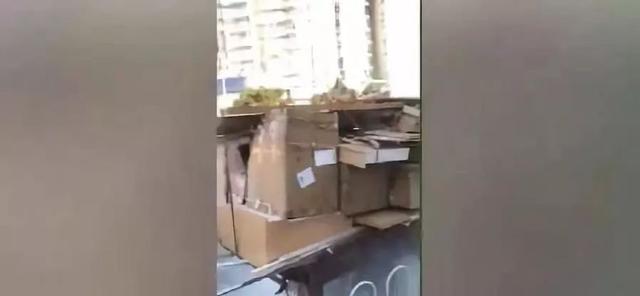 男子三轮自燃!千钧一发之际禹州小伙挺身而出! 男子三轮自燃!千钧一发之际禹州小伙挺身而出!