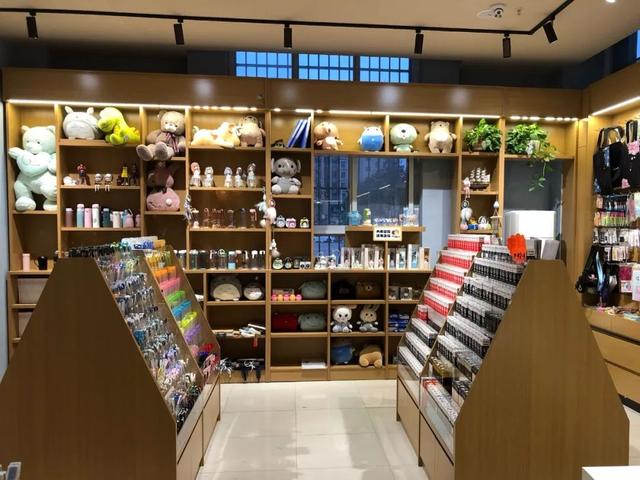禹州新华书校园书店尚书房 店泽上烟火点亮校园书店 禹州新华书校园书店尚书房 店泽上烟火点亮校园书店