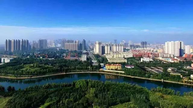 昨日发生在禹州新一峰南门的一幕灵魂拷问... 昨日发生在禹州新一峰南门的一幕灵魂拷问...