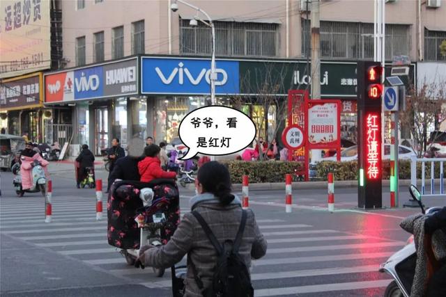 昨日发生在禹州新一峰南门的一幕灵魂拷问... 昨日发生在禹州新一峰南门的一幕灵魂拷问...