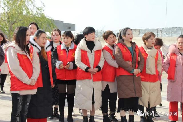 禹州一企业老总带领众多美女前往褚河镇浅井镇 去干啥? 禹州一企业老总带领众多美女前往褚河镇浅井镇 去干啥?