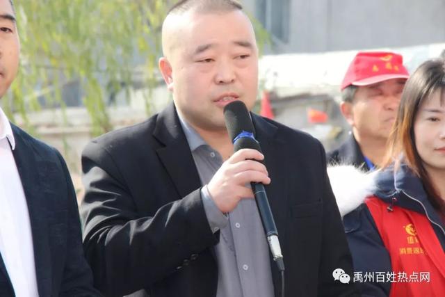 禹州一企业老总带领众多美女前往褚河镇浅井镇 去干啥? 禹州一企业老总带领众多美女前往褚河镇浅井镇 去干啥?