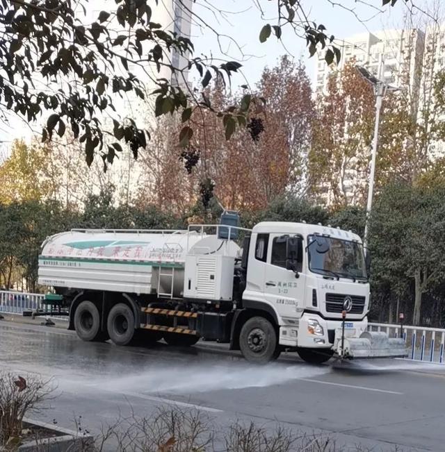 禹州环卫:坚持开展每周清洁行动 常态巩固城区卫生质量 禹州环卫:坚持开展每周清洁行动 常态巩固城区卫生质量