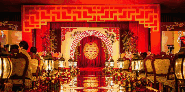 “双旦风暴”即将来袭,禹州老凤祥银楼为爱放“价” “双旦风暴”即将来袭,禹州老凤祥银楼为爱放“价”