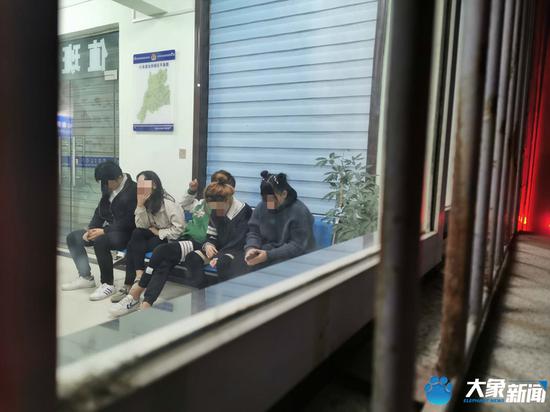 禹州14岁少女被骗KTV里做"公主" 领班:敢跑就打死你 禹州14岁少女被骗KTV里做"公主" 领班:敢跑就打死你