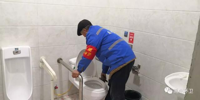 禹州环卫持续开展“全城清洁”行动 全力保障城区环境卫生“洁净美” 禹州环卫持续开展“全城清洁”行动 全力保障城区环境卫生“洁净美”