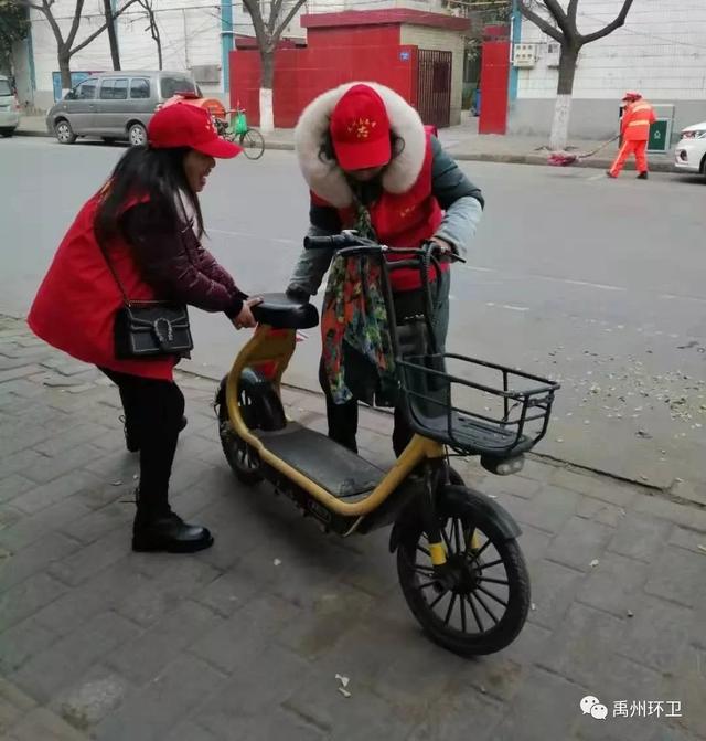 禹州环卫持续开展“全城清洁”行动 全力保障城区环境卫生“洁净美” 禹州环卫持续开展“全城清洁”行动 全力保障城区环境卫生“洁净美”