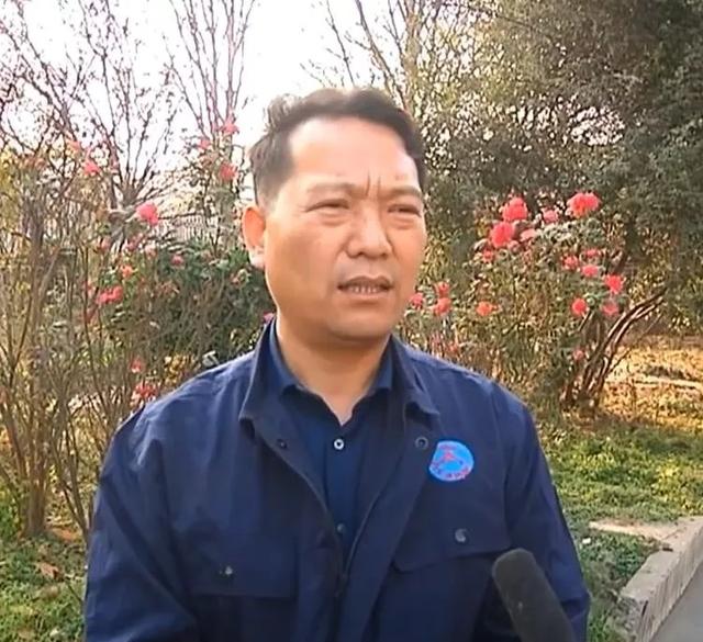 禹州东大街道路开挖两个月引多方头疼!原因是... 禹州东大街道路开挖两个月引多方头疼!原因是...
