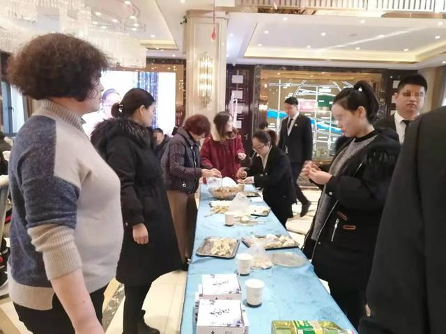 12月22日中梁禹州府迎来了“包饺子”大赛 12月22日中梁禹州府迎来了“包饺子”大赛