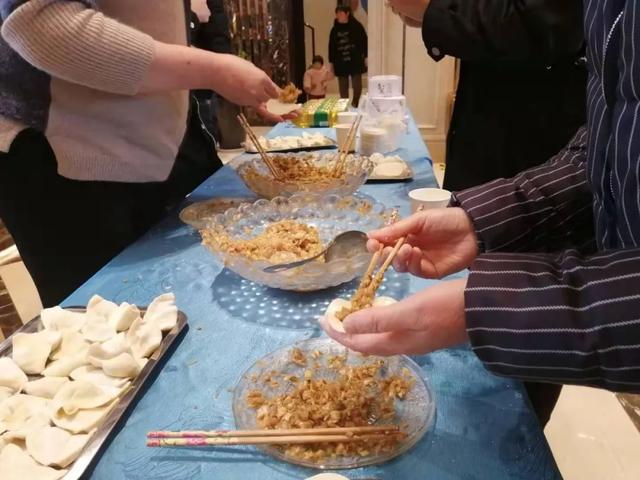 12月22日中梁禹州府迎来了“包饺子”大赛 12月22日中梁禹州府迎来了“包饺子”大赛
