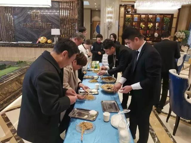 12月22日中梁禹州府迎来了“包饺子”大赛 12月22日中梁禹州府迎来了“包饺子”大赛